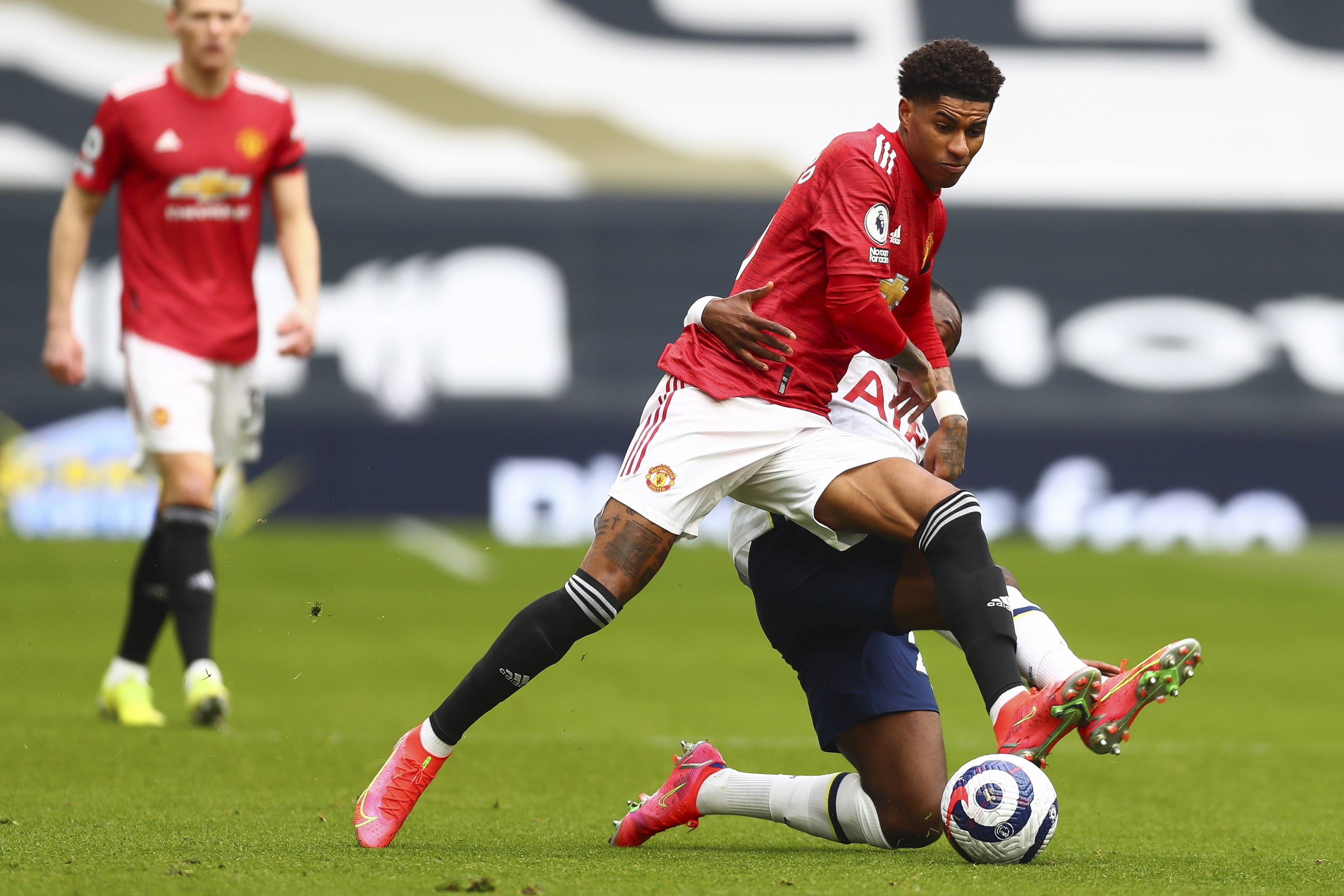 凭借其丰富 凭借其丰富